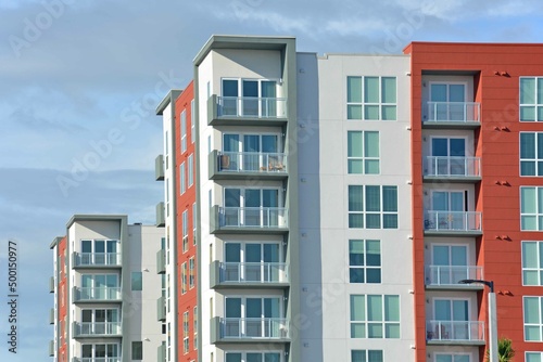 Newly built modern apartment building for rent in the south near central Florida