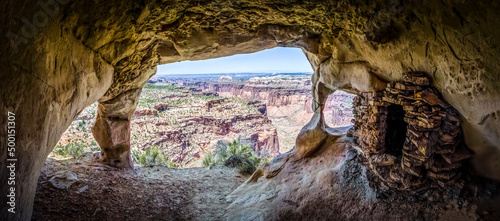 Bild auf Leinwand Centuries old granaries, used by ancestral Puebloan people, in the natural sandstone rock overhang caves of Aztec Butte at the Island in the Sky District of Canyonlands National Park in Utah