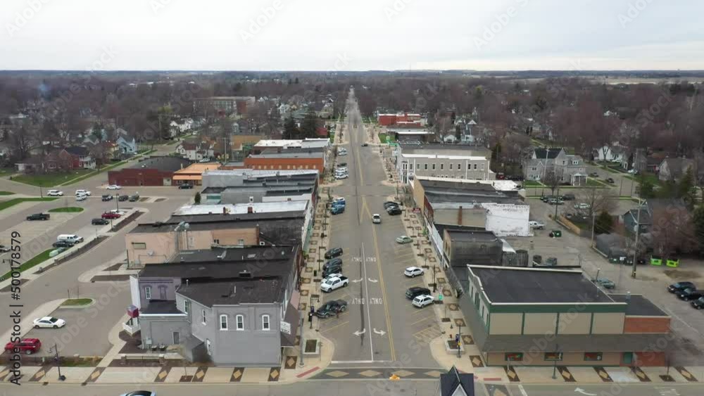 Downtown Durand, Michigan drone moving down. Downtown Durand, Michigan drone moving down.