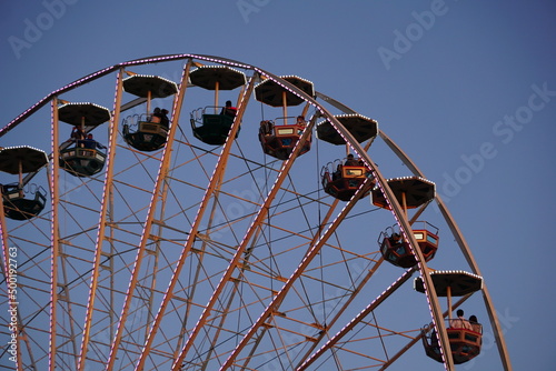 Riesenrad bei Dämmerung