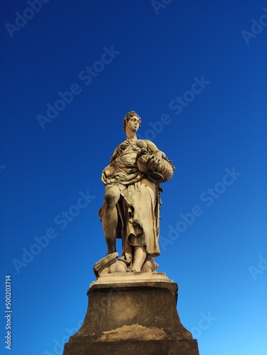 Ancien Statue Ciel Blue 