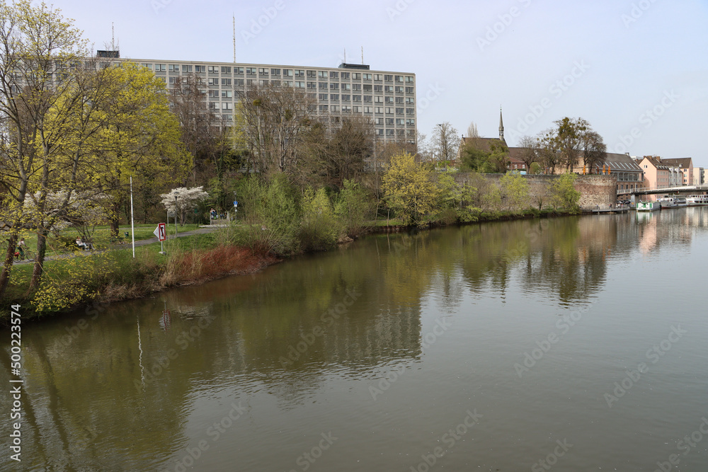 Obraz premium Frühling an der Fulda in Kassel