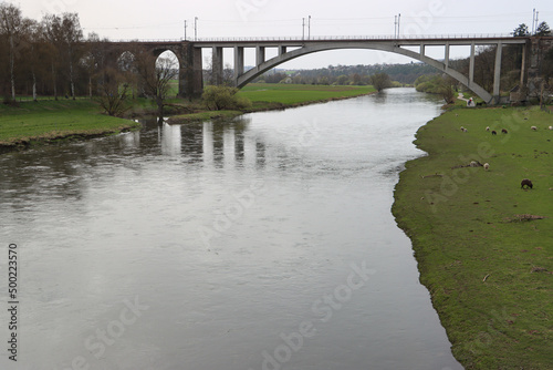 Φωτογραφία Fuldatal bei Guntershausen mit historischer Bahnbrücke