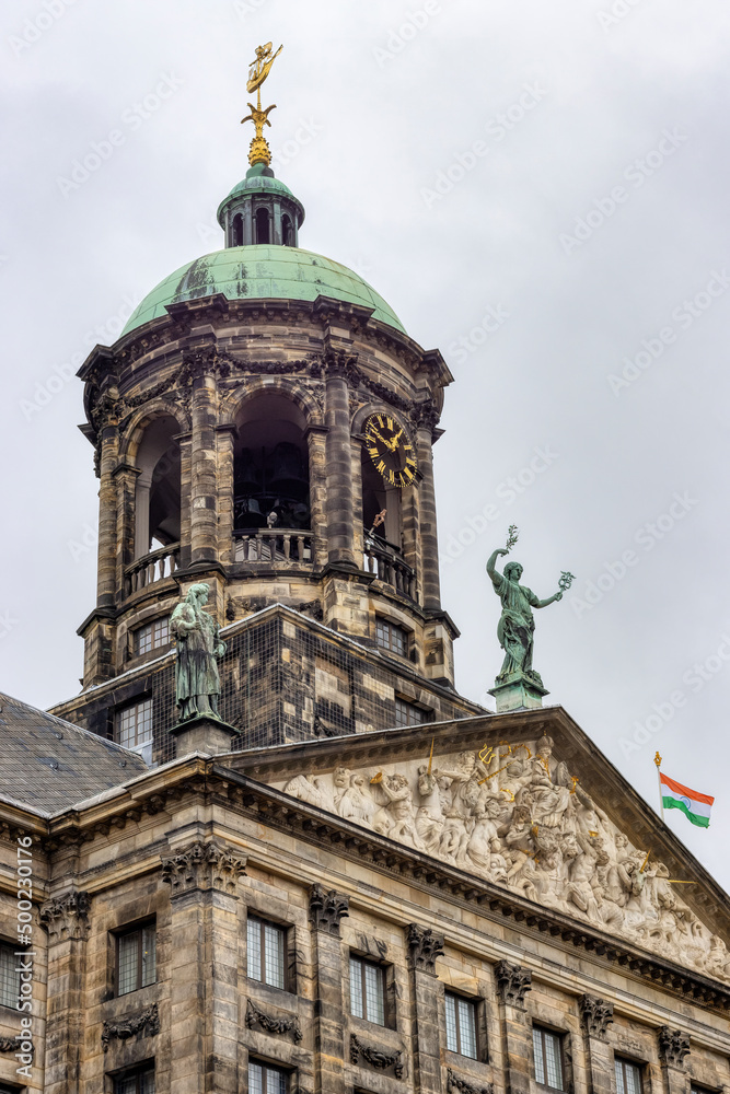 Kuppel des Paleis op de Dam (Koninklijk Paleis) in Amsterdam Anfang April 2022