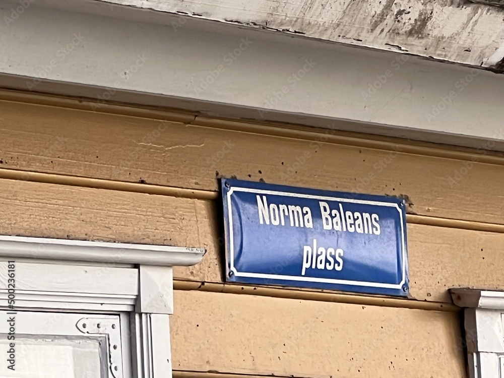 Obraz premium Streets and Houses in Historical Sydnes District Bergen Norway