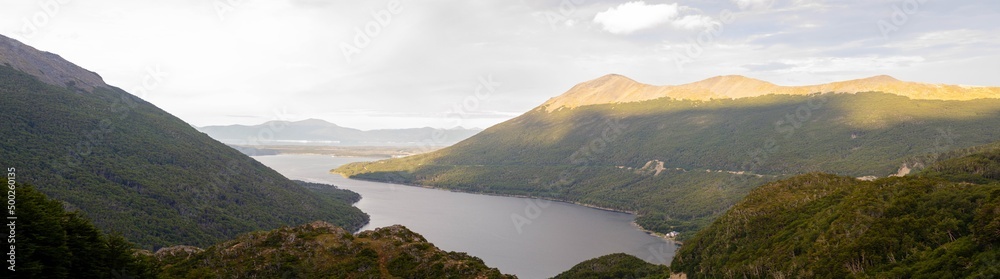 Lago escondido