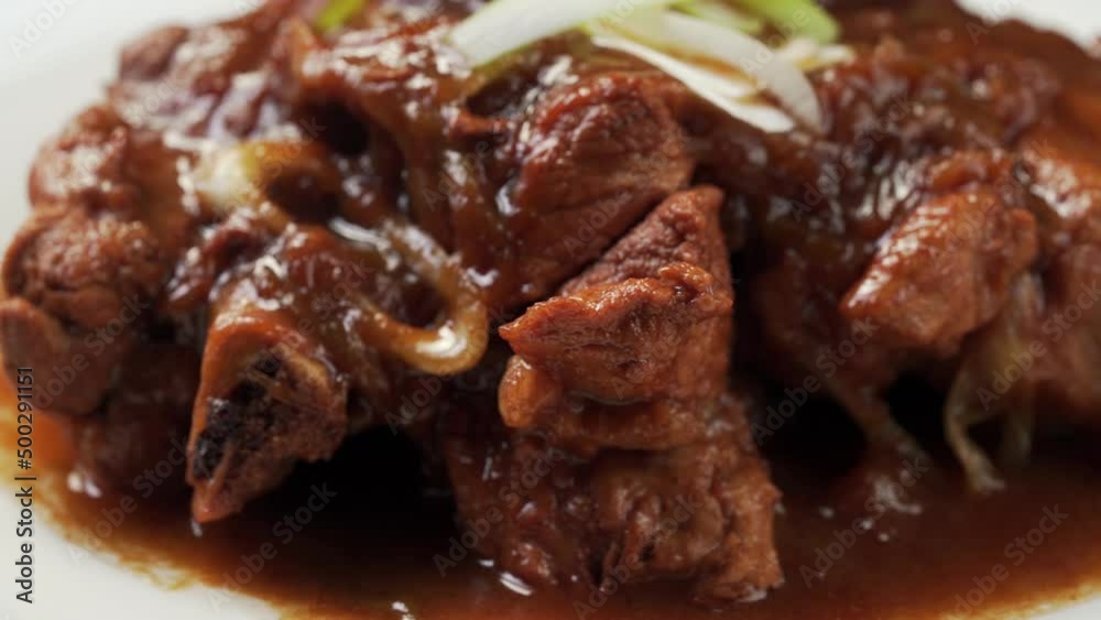 The cooking process of the local specialty home-cooked pork ribs The cooking process of the local specialty home-cooked pork ribs