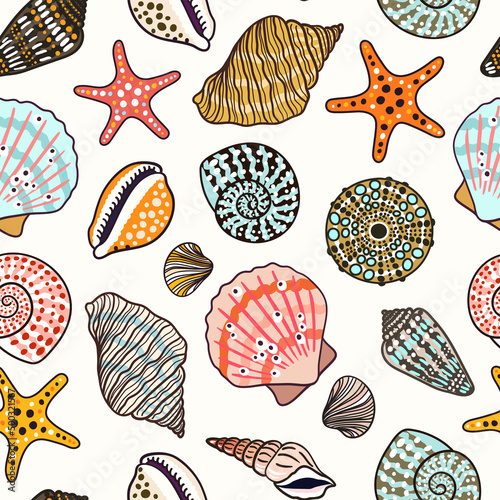 Sea shells, fossils and mollusks seamless pattern. Summer beach hand-drawn seaside vector print. Fashion textile bright multicolored illustration. Seashore elements design for fabrics, wallpaper