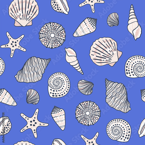 Sea shells, fossils and mollusks seamless pattern. Summer beach hand-drawn seaside vector print. Fashion textile bright multicolored illustration. Seashore elements design for fabrics, wallpaper