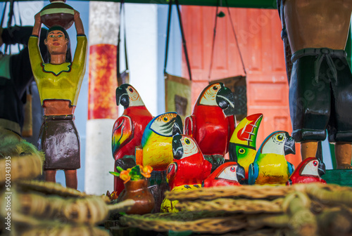 Artesanía de madera hecha por personas de la ciudad de Yurimaguas, Loreto - Perú