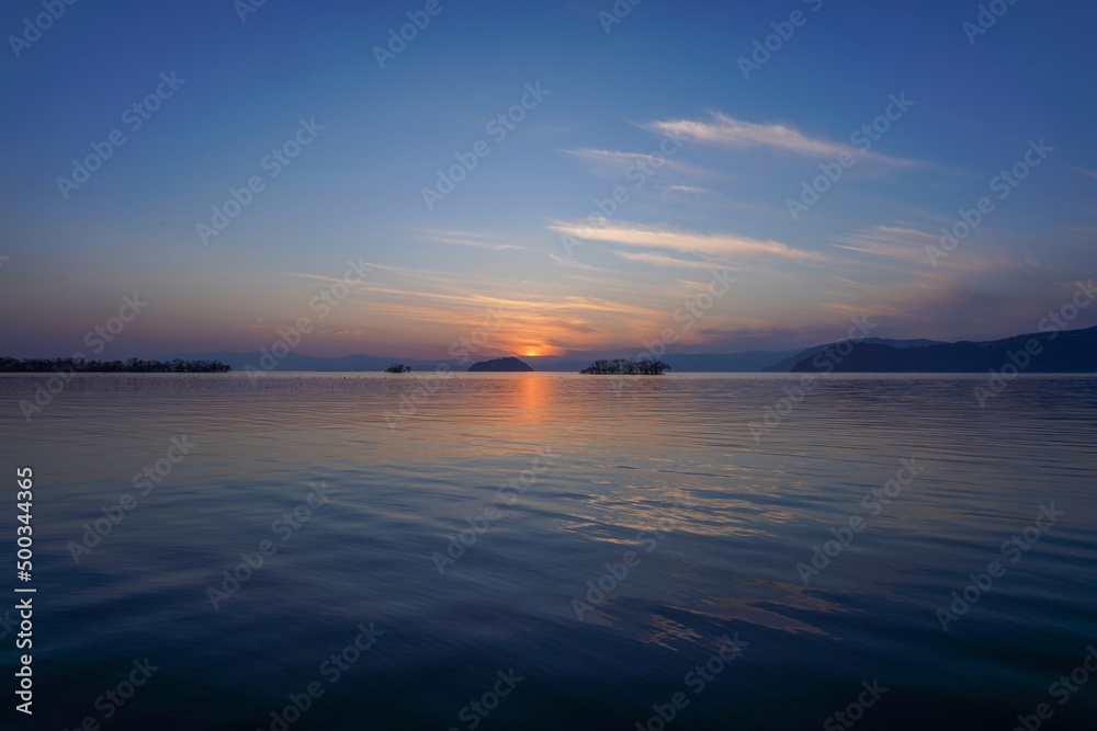 竹生島越しに見る日没直後の夕焼け情景＠滋賀