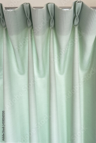 緑のカーテンのドレープ