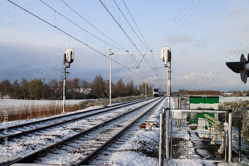 Railroad crossing around the Tweede Tochtweg in the Zuidplaspolder in Nieuwerkerk photo