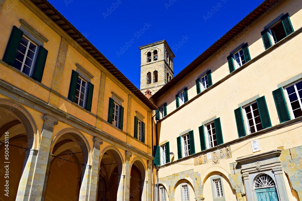 Obraz premium cityscape of the historic village of Cortona of Etruscan origins in the province of Arezzo in Tuscany, Italy