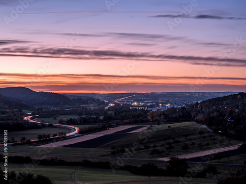 Blick über Leonberg vom Rappenhof aus bei Sonnenuntergang, Baden-Württemberg