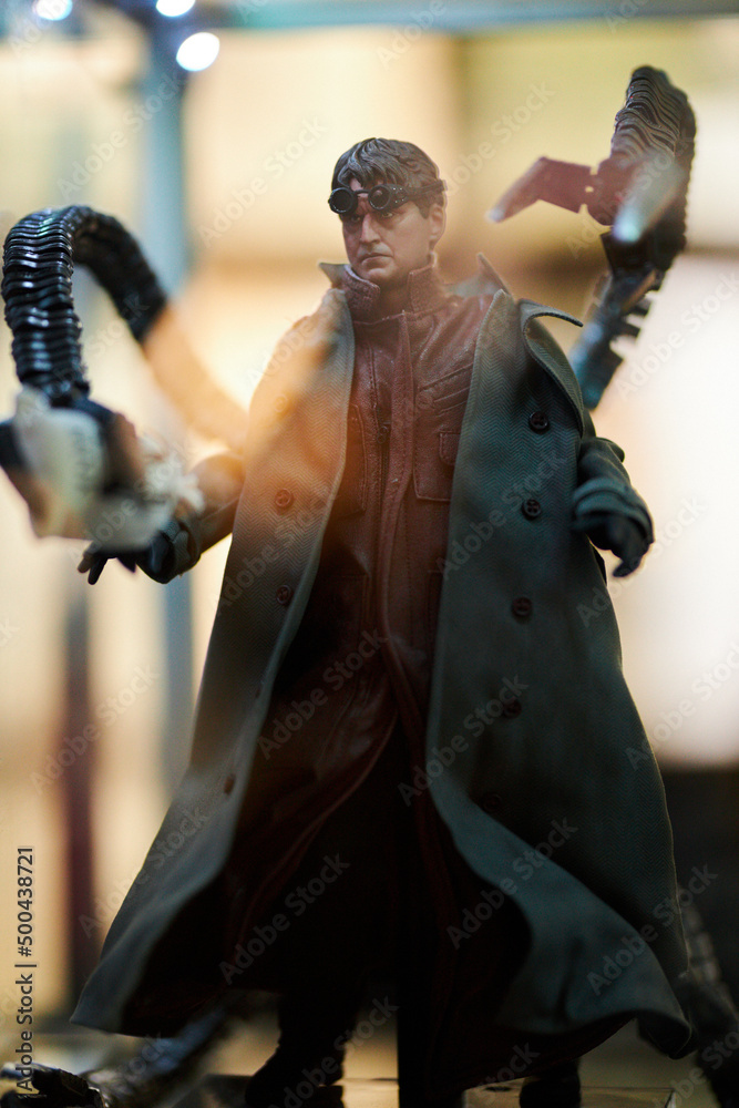 Obraz premium Kyiv, Ukraine September 4: Comic Con 2021, fandom festival in Kyiv, Ukraine. figurine of marvel character - Doctor Octopus, Otto Octavius on the showcase of the stand.