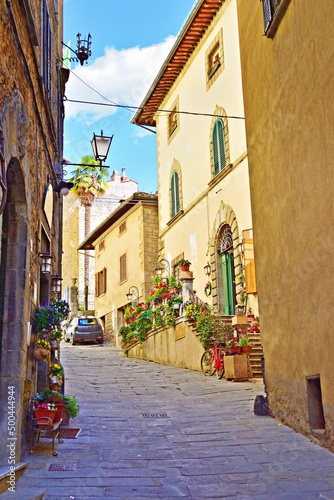 Fototapeta Naklejka Na Ścianę i Meble -  cityscape of the historic village of Cortona of Etruscan origins in the province of Arezzo in Tuscany, Italy