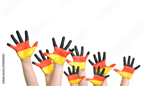 Bemalte Hände, schwarz, rot, gold