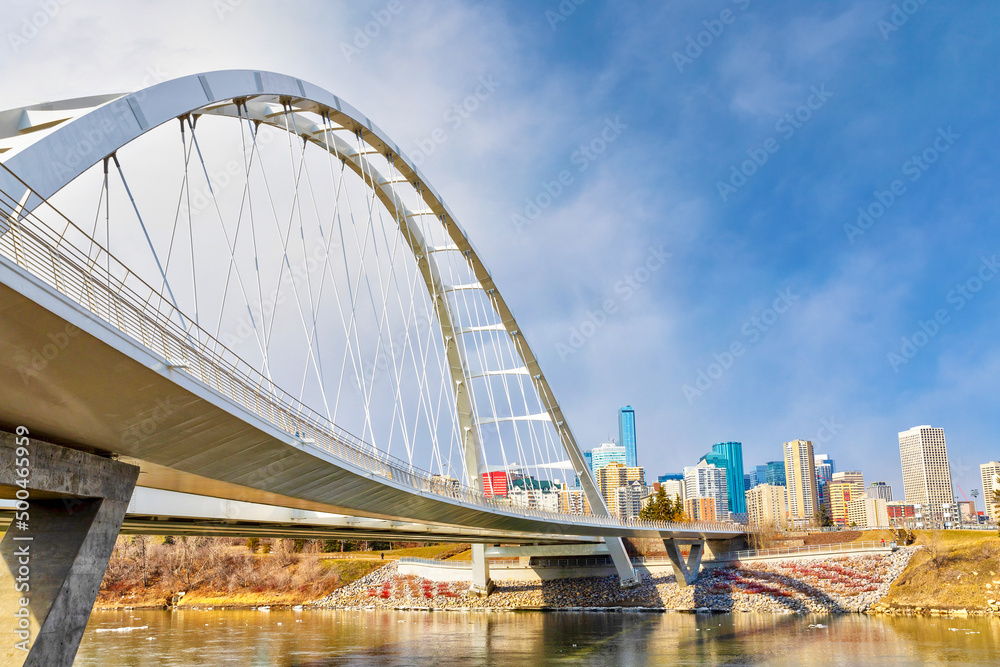 Obraz premium Iconic Walterdale Bridge in Edmonton, the Capital City of Alberta, Canada
