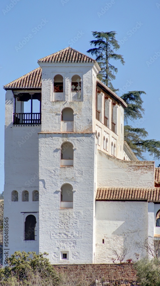 Fototapeta premium panorama sur la ville de Grenade en Andalousie et sur le palais de l'Alhambra