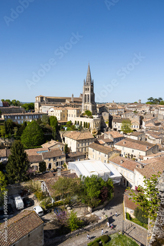 Vue sur Saint-Emilion depuis le sommet de la Tour du Roy (Nouvelle-Aquitaine, France)