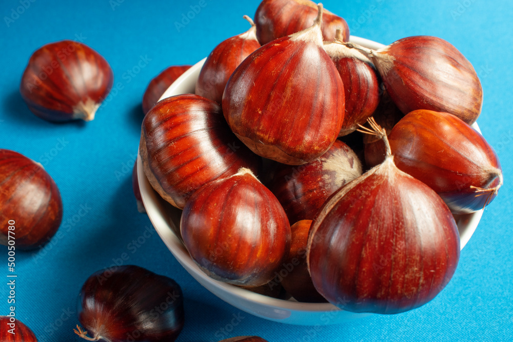 Obraz premium chestnuts