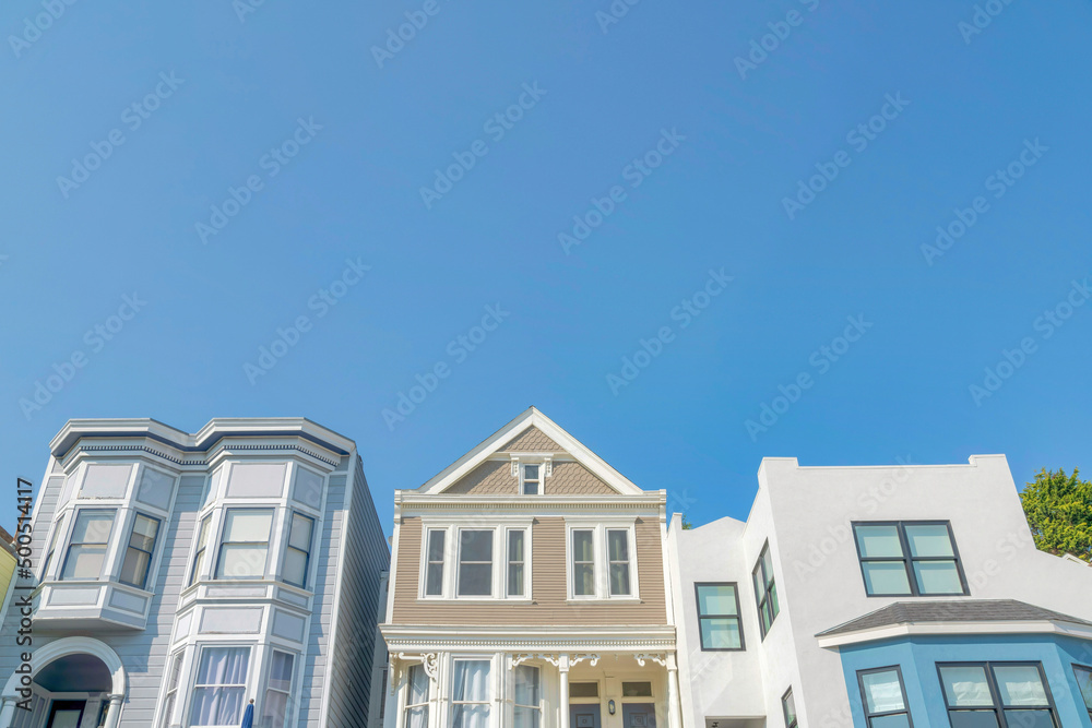 Fototapeta premium Front exterior of three houses in the neighborhood of San Francisco, California