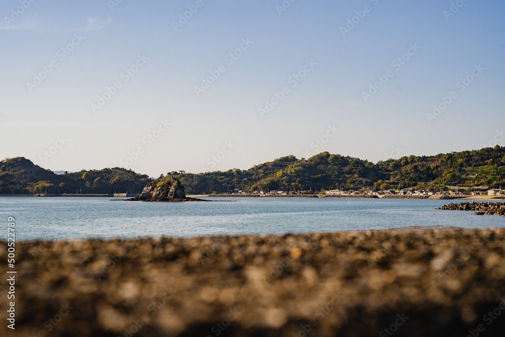 Fototapeta premium 愛媛県 松山市 興居島 瀬戸内海の島