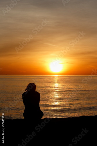 photo set woman silhouette enjoy the sunrise