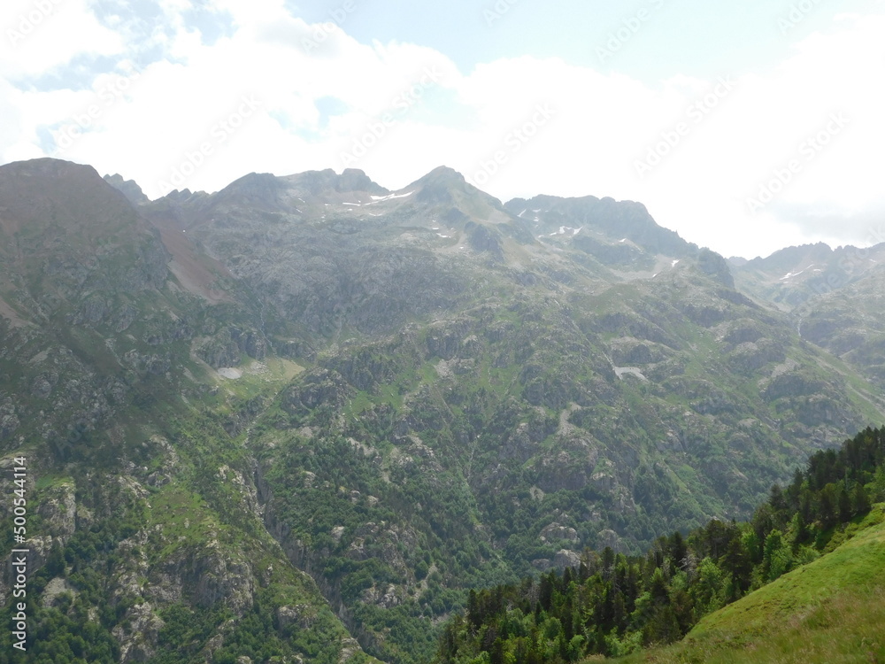 paisaje de alta montaña en los pirineos franceses