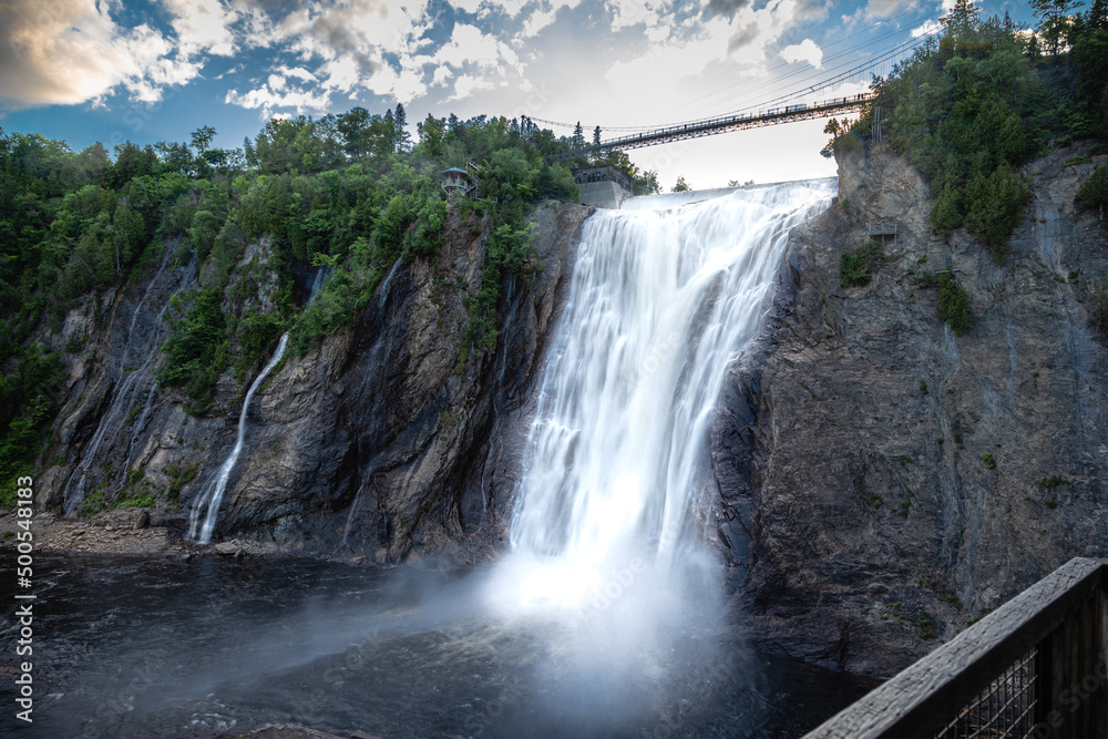 Obraz premium Montmorency Falls and Bridge quebec