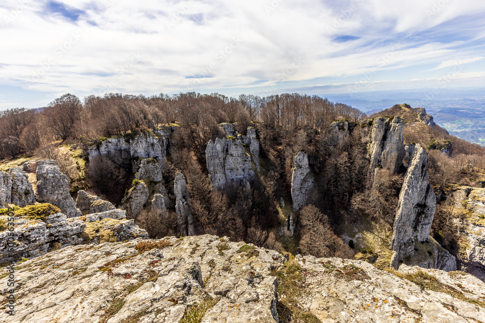 View from the rocks of the Pas de la Laveuse on the Trois Becs massif, Provence