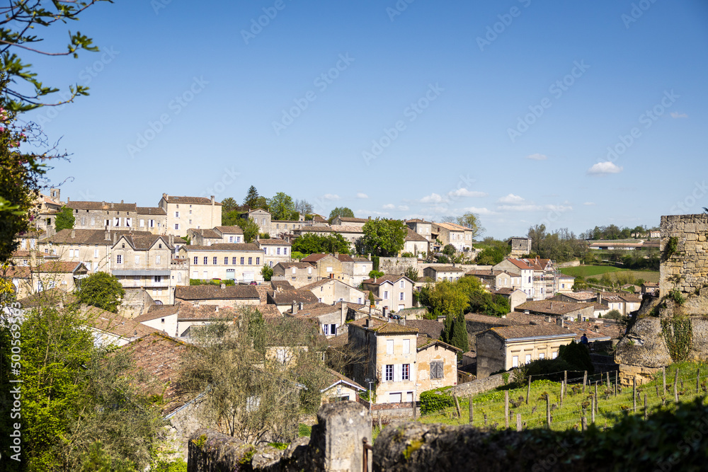 Vue sur la ville de Saint-Emilion (Nouvelle-Aquitaine, France)