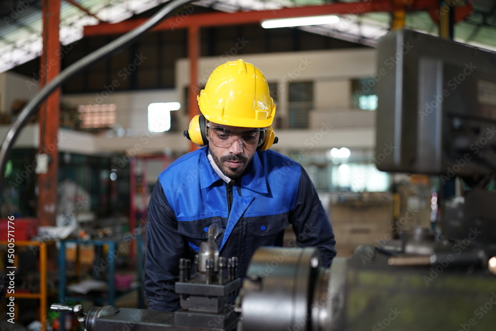 Professional men engineer worker skills quality, maintenance, training industry factory worker , warehouse Workshop for factory operators, mechanical engineering team production. Professional men engineer worker skills quality, maintenance, training industry factory worker , warehouse Workshop for factory operators, mechanical engineering team production.