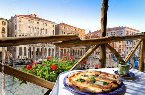 Konstfotografi Pizzeria terrace  in Venice. Iltaly
