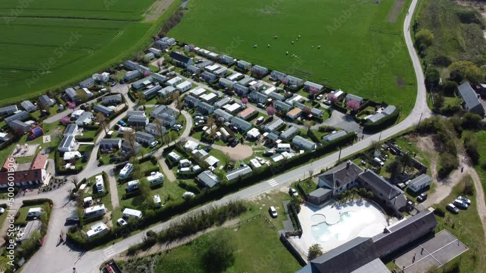 Vue aérienne d'un camping