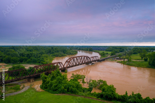 Фотография old railway bridge over the river