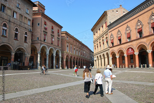 Edifici in piazza Santo Stefano a Bologna, Italia. photo