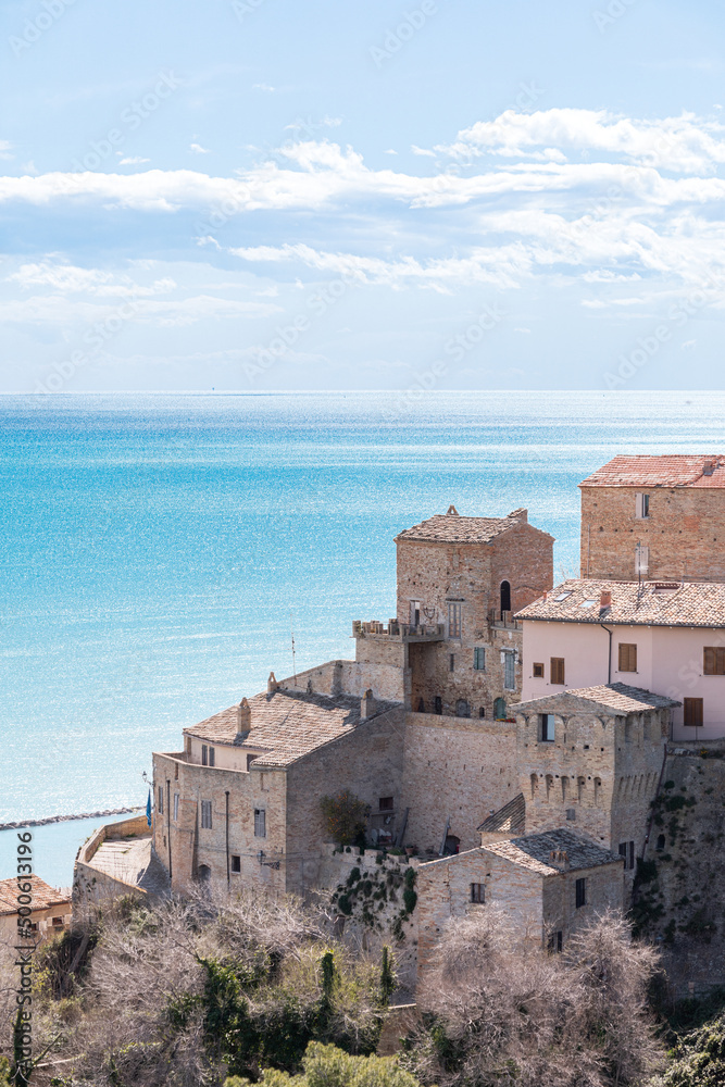 Veduta di Grottammare, borgo sul mare, Italia, vista sul mare Adriatico