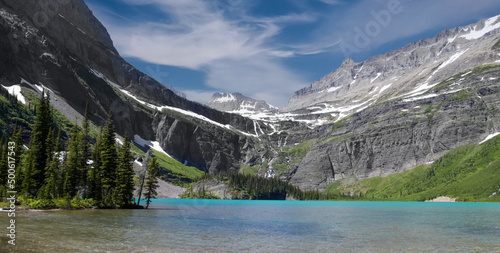 Fototapeta Naklejka Na Ścianę i Meble -  Scenic Grinnell lake landscape in Glacier national park.