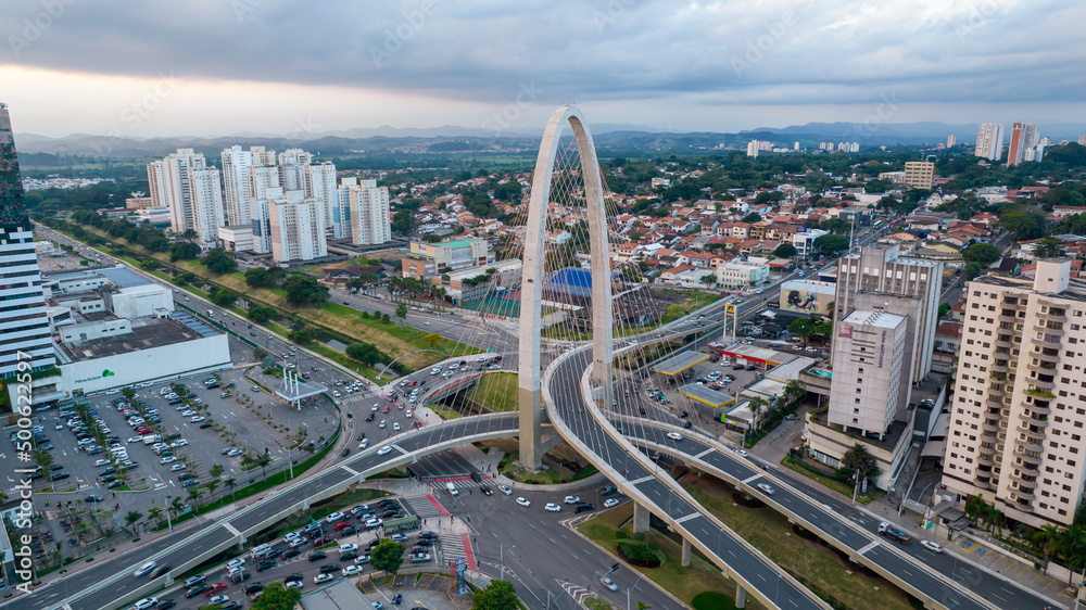 Obraz premium Sao Jose dos Campos, Sao Paulo, Brazil - 04, 2022:.Aerial view of the cable-stayed bridge in São José dos Campos known as the innovation arch.