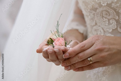 hands of the bride