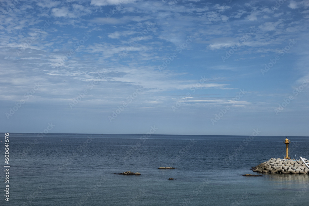 시원한 파란 바다와 하늘 풍경