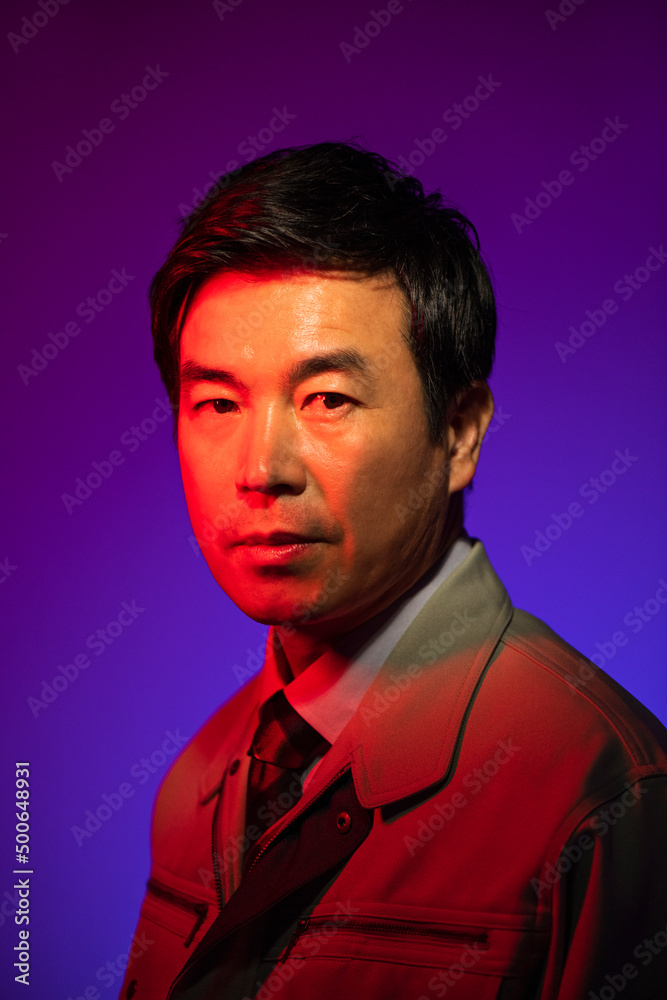 Fototapeta premium 作業服を着た50代ビジネスマン
