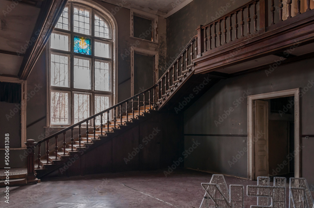 Fototapeta premium Urban exploration in an old abandoned hospital in a historic villa in Poland