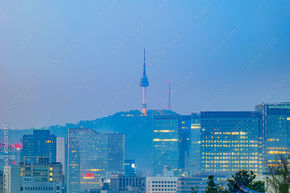 Fototapeta premium Namsan Seoul Tower building Seoul cityscape taken at dawn