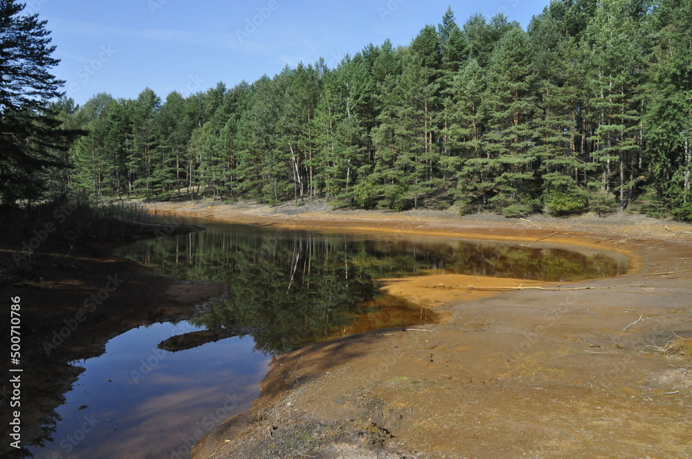 Fototapeta premium Park Mużakowski, Kopalnia Babina, Łęknica, kolorowe jeziorka,