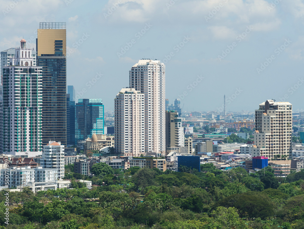 Fototapeta premium Bangkok city skyline in the morning, Thailand