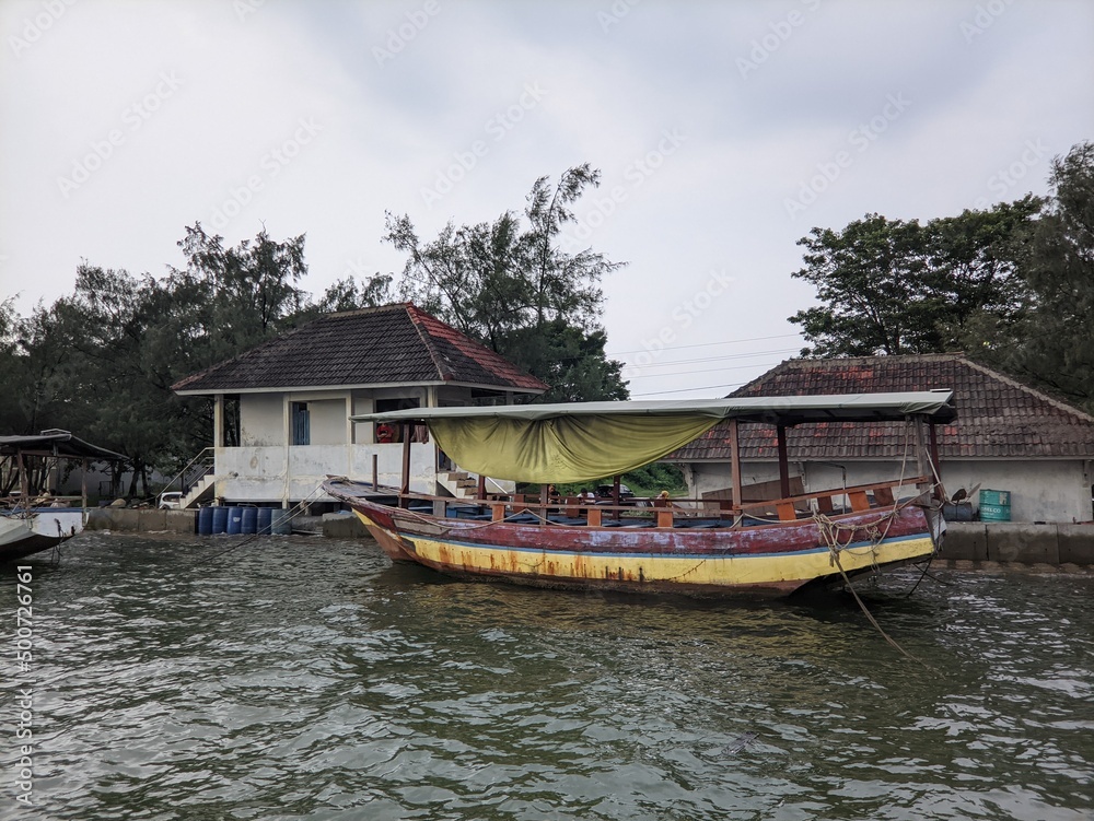 The marina beach area of ​​Semarang City is a place for recreation, fishing, and fishing boats