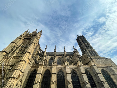 Obraz na płótnie Perspective sur la cathédrale Saint-Étienne de Limoges w salonie